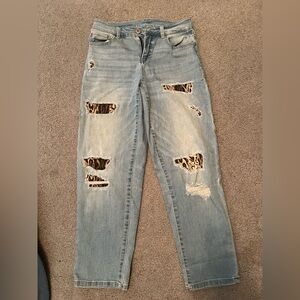 Light Blue Boyfriend Jeans with Leopard Patch Details